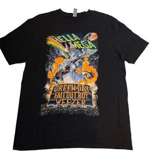 Hella Mega Tour 2021 T-Shirt Large Green Day Fall Out Boy Weezer Concert